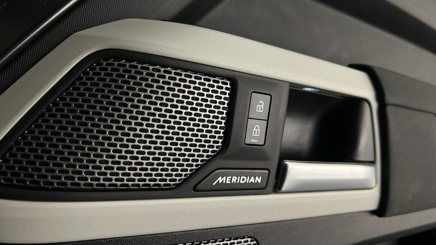 Used Land Rover Defender 2023 for sale - 77312389: Photo 20