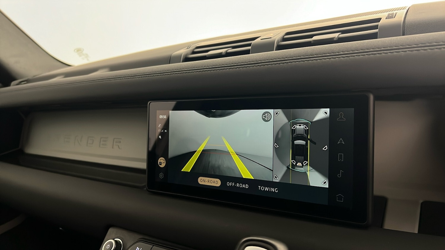 Used Land Rover Defender 2023 for sale - 77312389: Photo 22