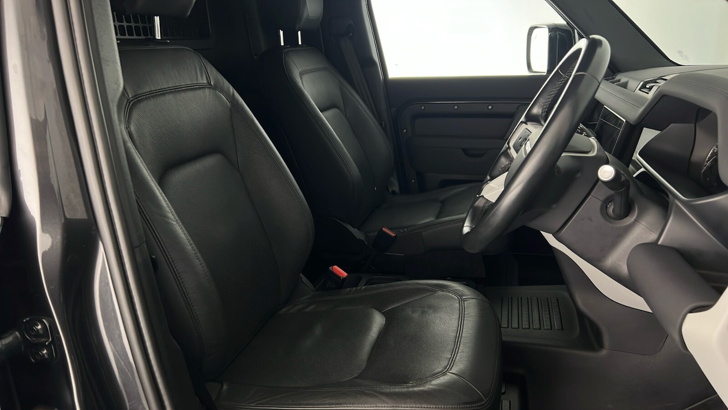 Used Land Rover Defender 2023 for sale - 77312389: Photo 23