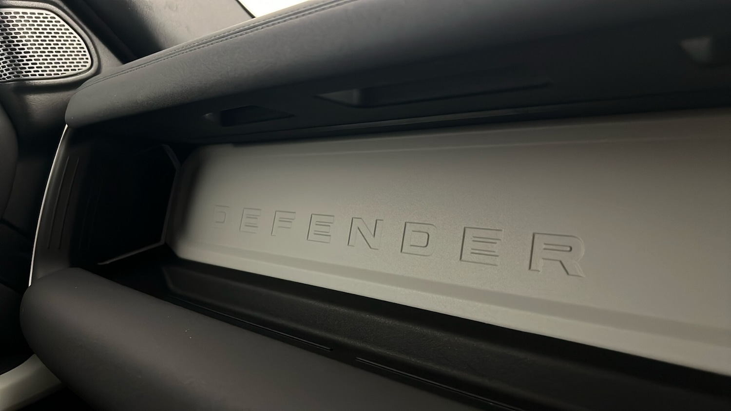 Used Land Rover Defender 2023 for sale - 77312389: Photo 25