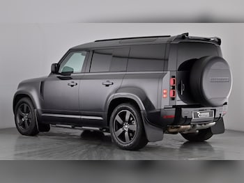 Used Land Rover Defender 2023 for sale - 77312389: Photo