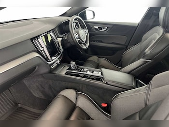 Used Volvo V60 2020 for sale - 76161503: Photo