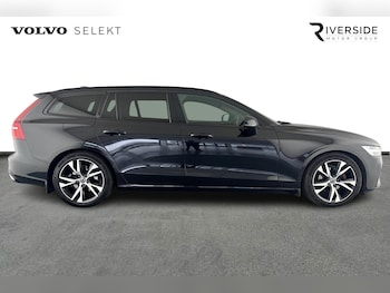 Used Volvo V60 2020 for sale - 76161503: Photo