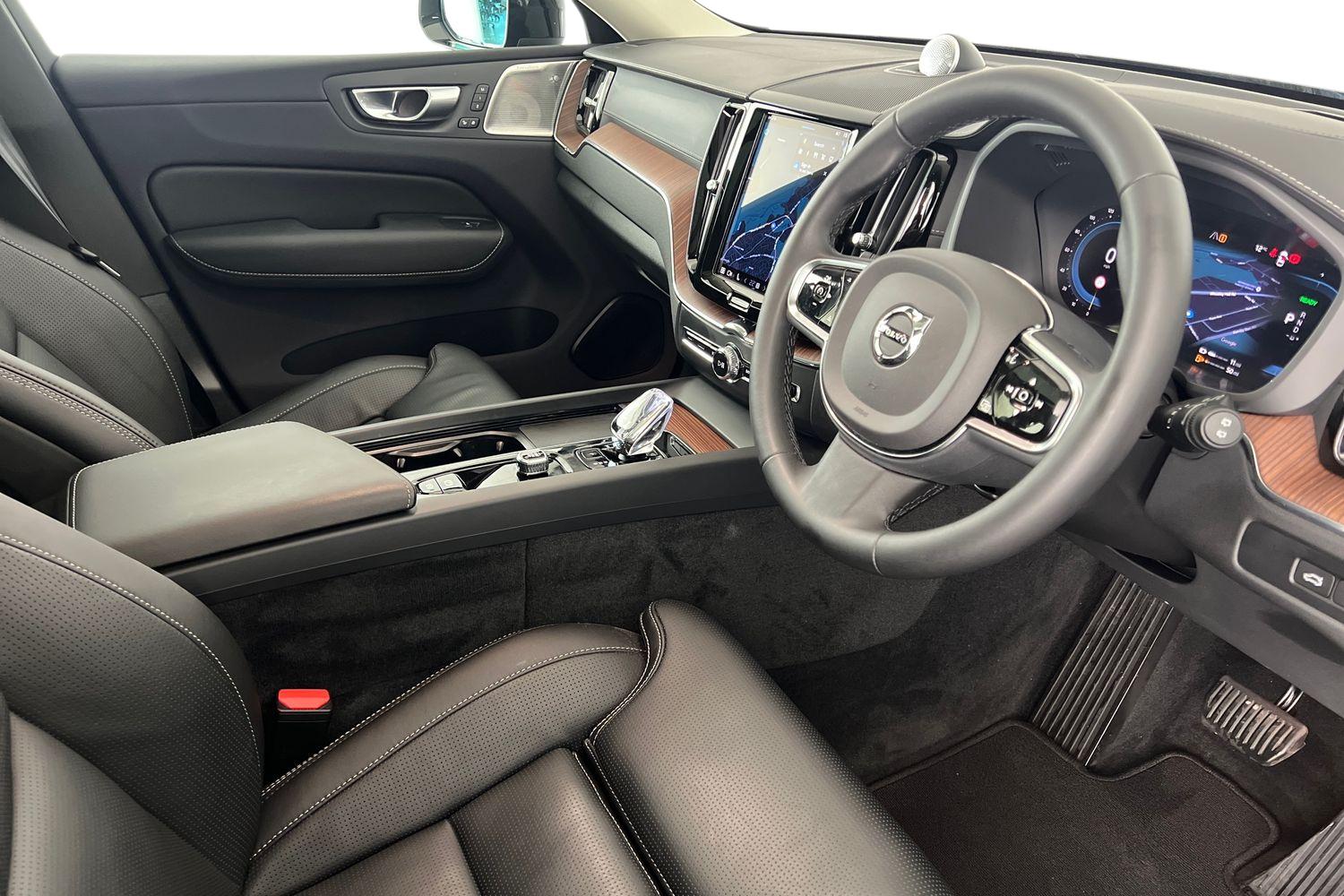 Used Volvo XC60 2023 for sale - 76780300: Photo 10