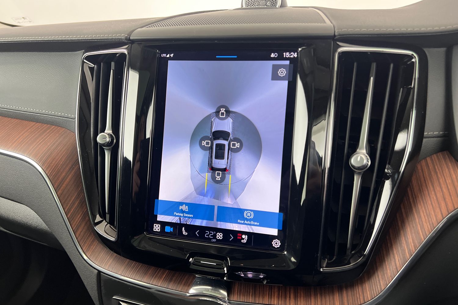 Used Volvo XC60 2023 for sale - 76780300: Photo 16