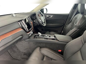 Used Volvo XC60 2023 for sale - 76780300: Photo