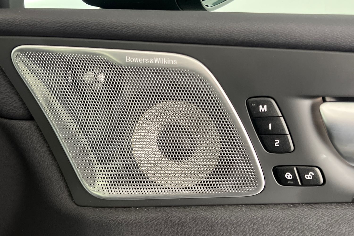 Used Volvo XC60 2023 for sale - 76780300: Photo 32