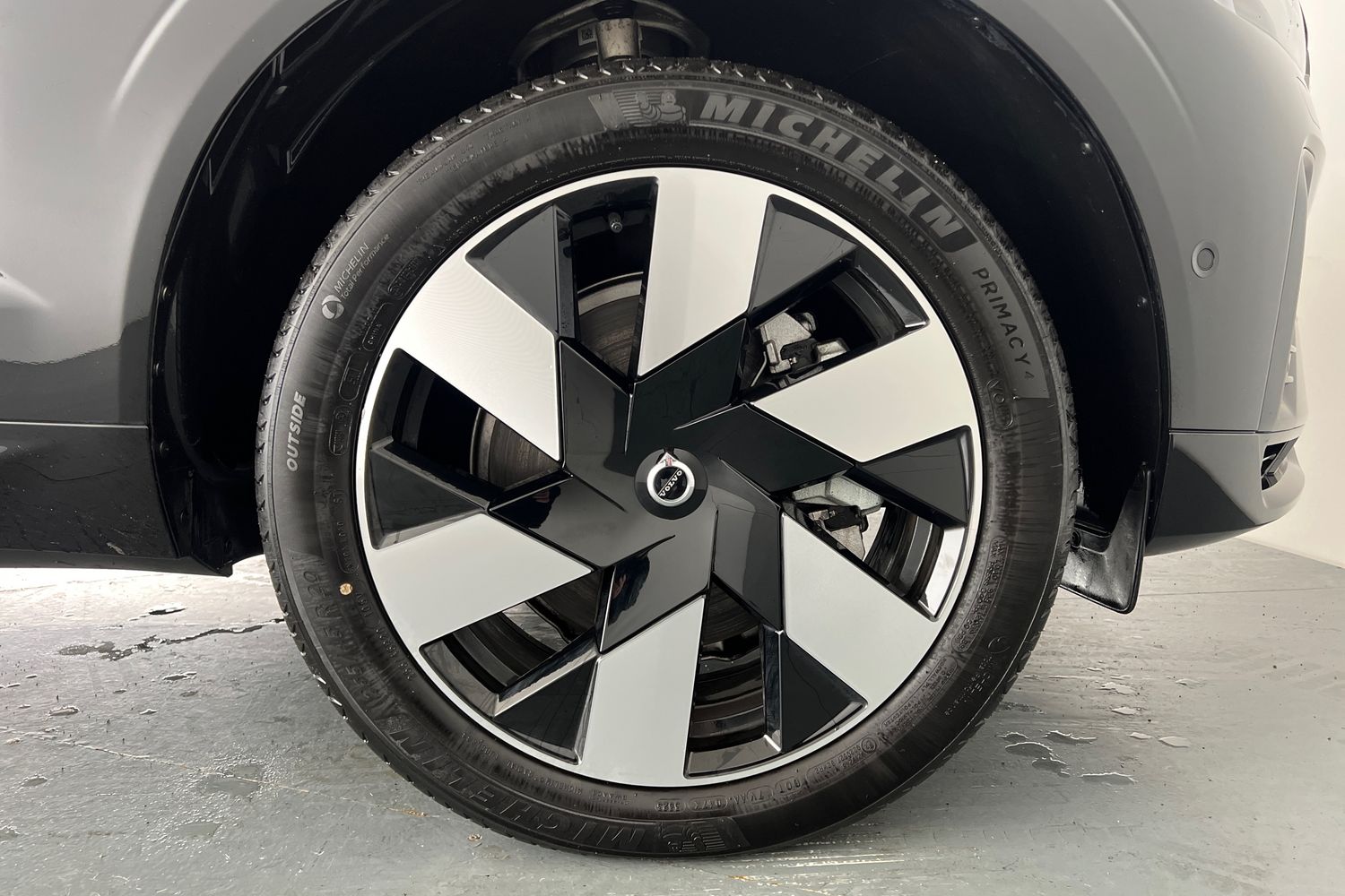 Used Volvo XC60 2023 for sale - 76780300: Photo 5