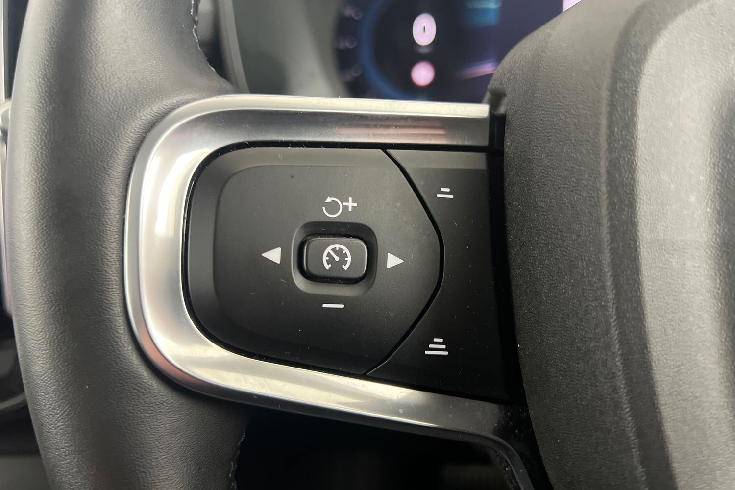 Used Volvo XC40 2025 for sale - 77665049: Photo 11