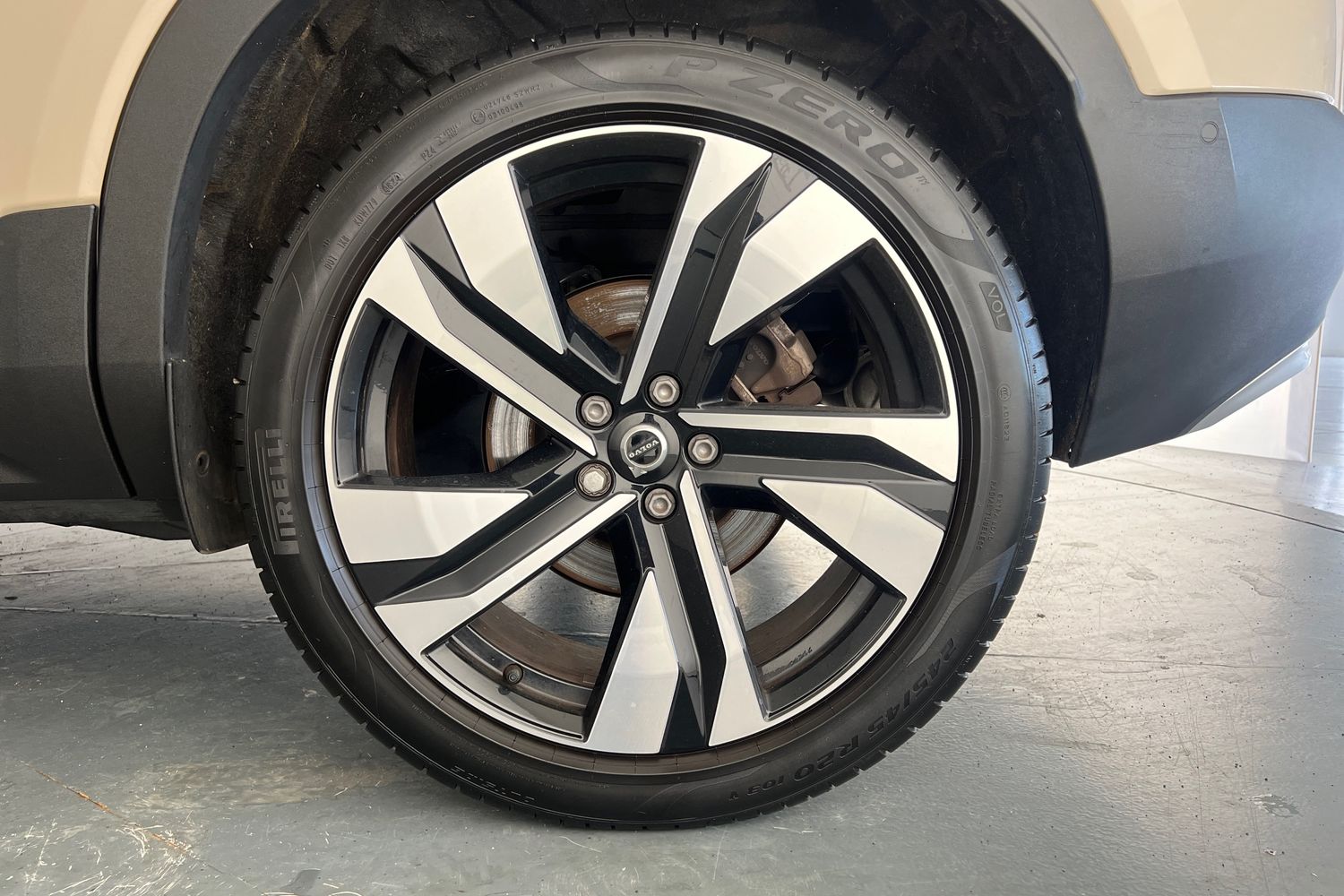 Used Volvo XC40 2025 for sale - 77665049: Photo 25