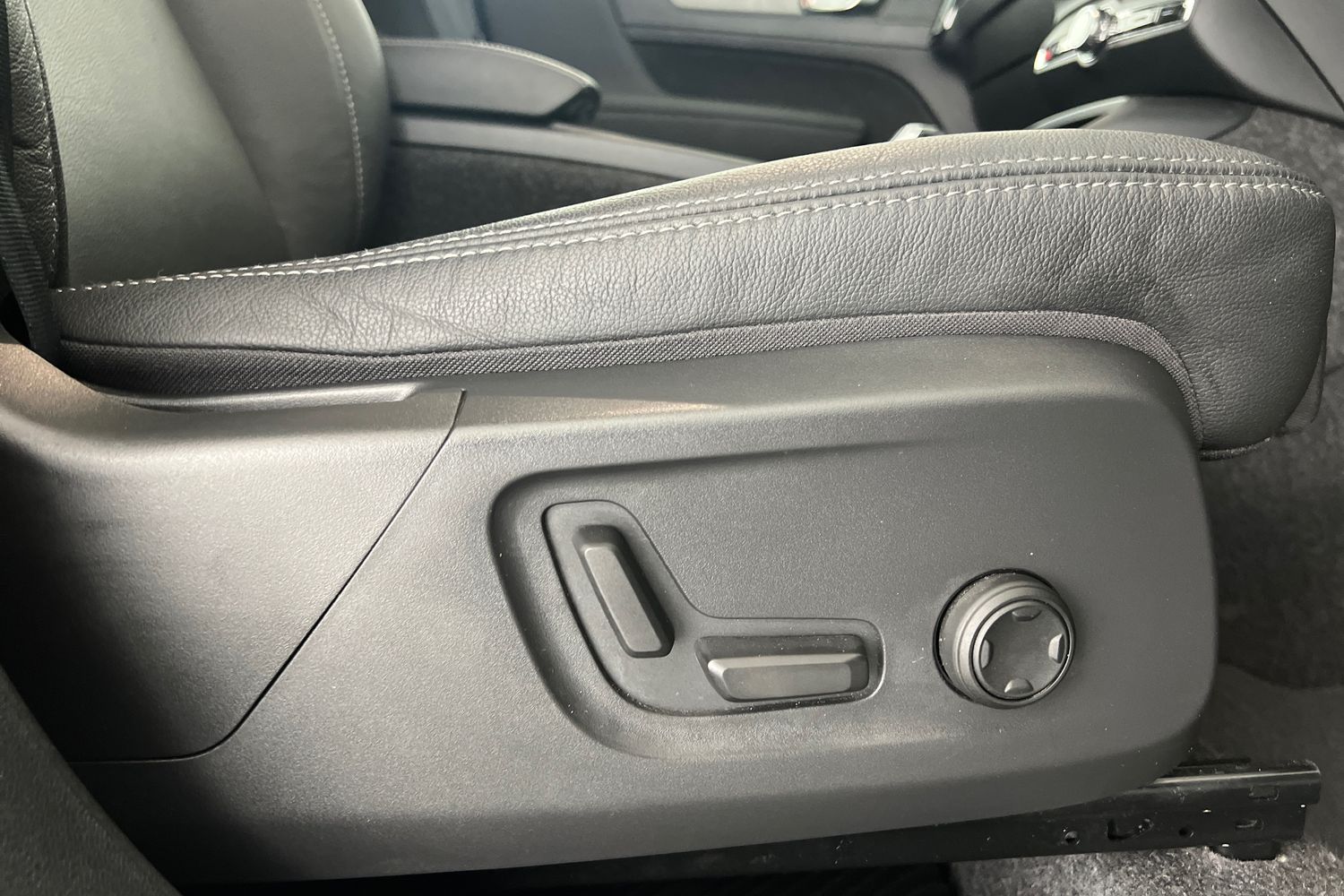 Used Volvo XC40 2025 for sale - 77665049: Photo 30