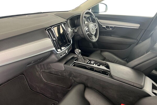 Used Volvo V90 2020 for sale - 76130524: Photo 2