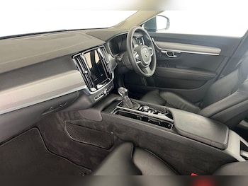 Used Volvo V90 2020 for sale - 76130524: Photo