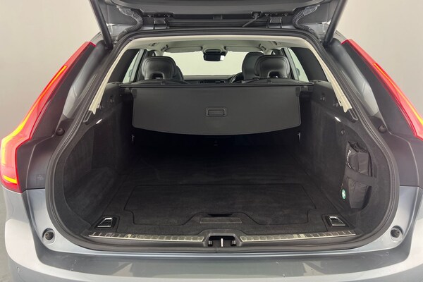 Used Volvo V90 2020 for sale - 76130524: Photo 8