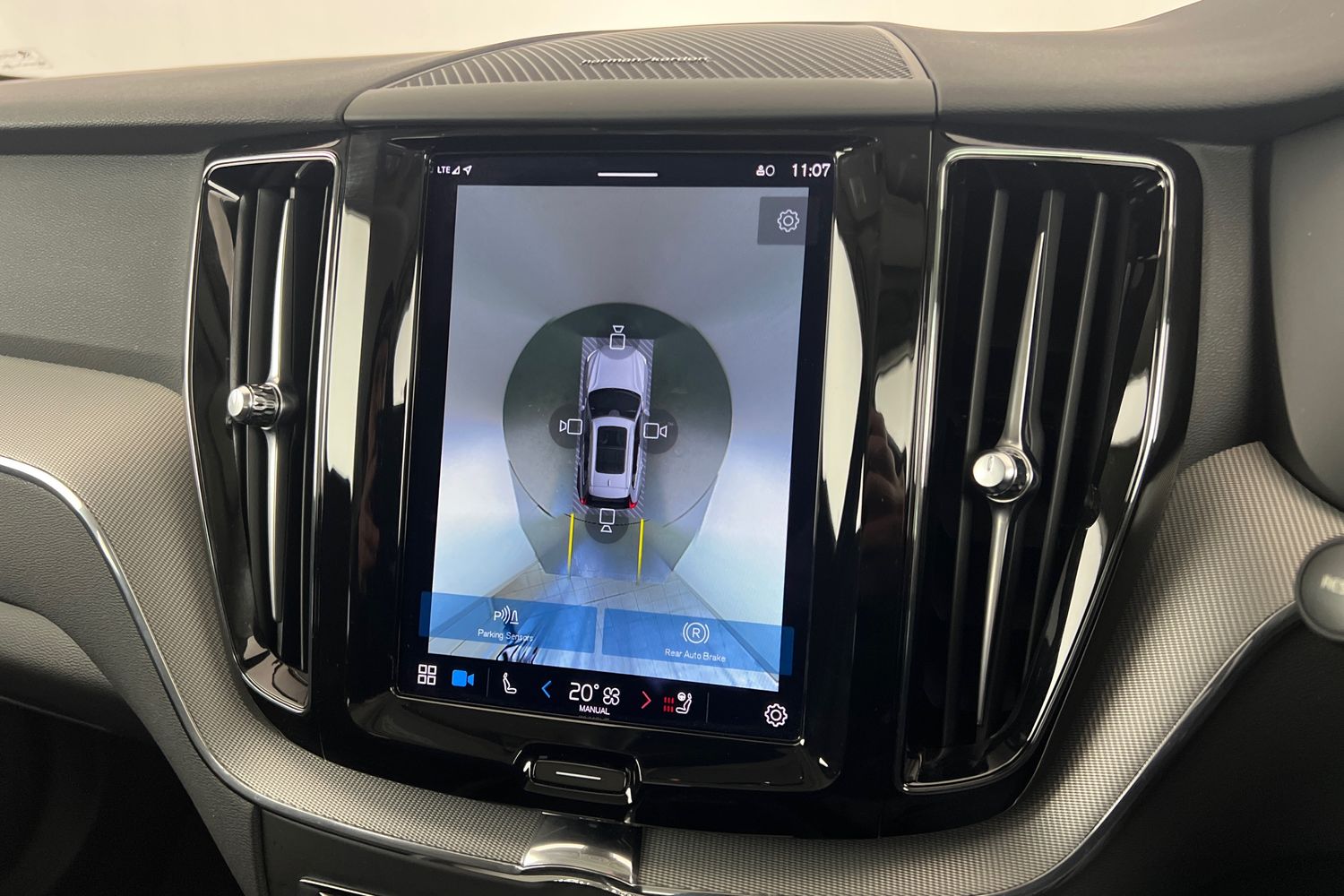 Used Volvo XC60 2023 for sale - 76796356: Photo 16