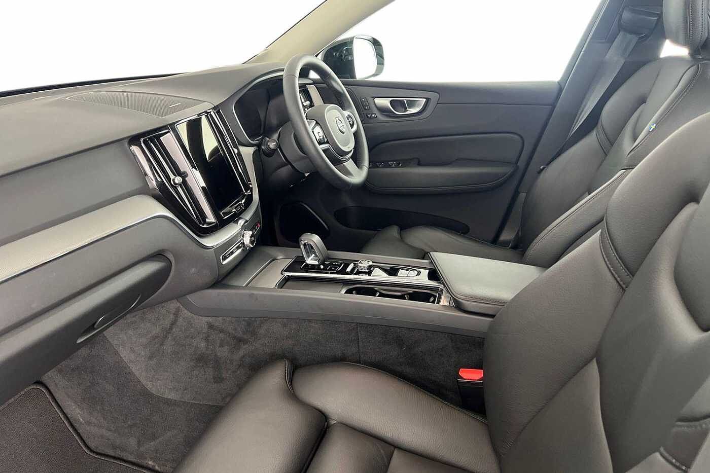 Used Volvo XC60 2023 for sale - 76796356: Photo 2