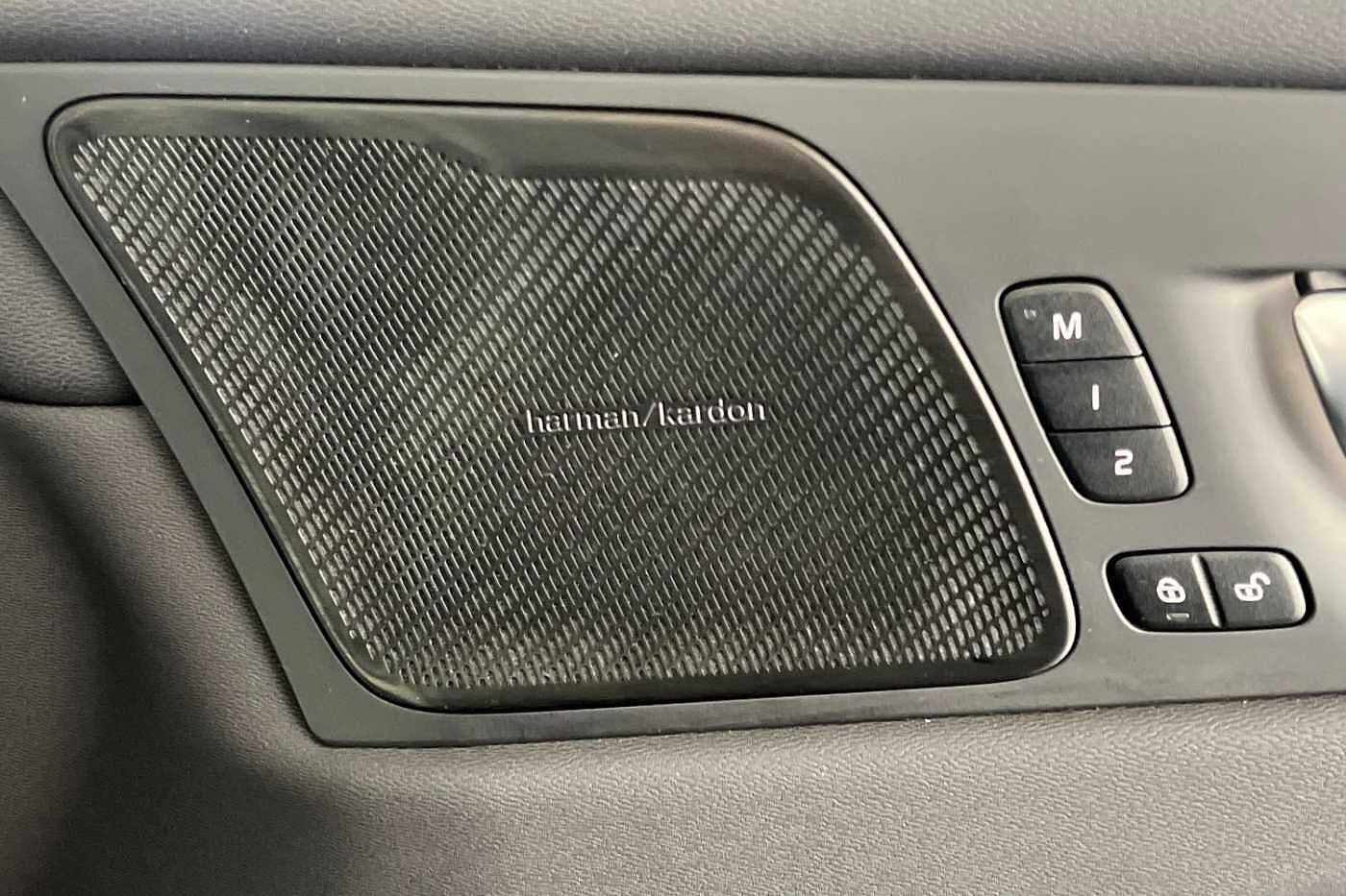 Used Volvo XC60 2023 for sale - 76796356: Photo 31