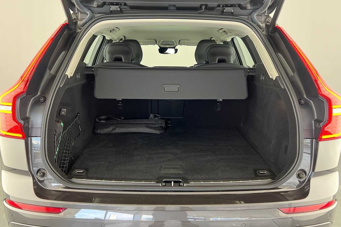 Used Volvo XC60 2023 for sale - 76796356: Photo 8