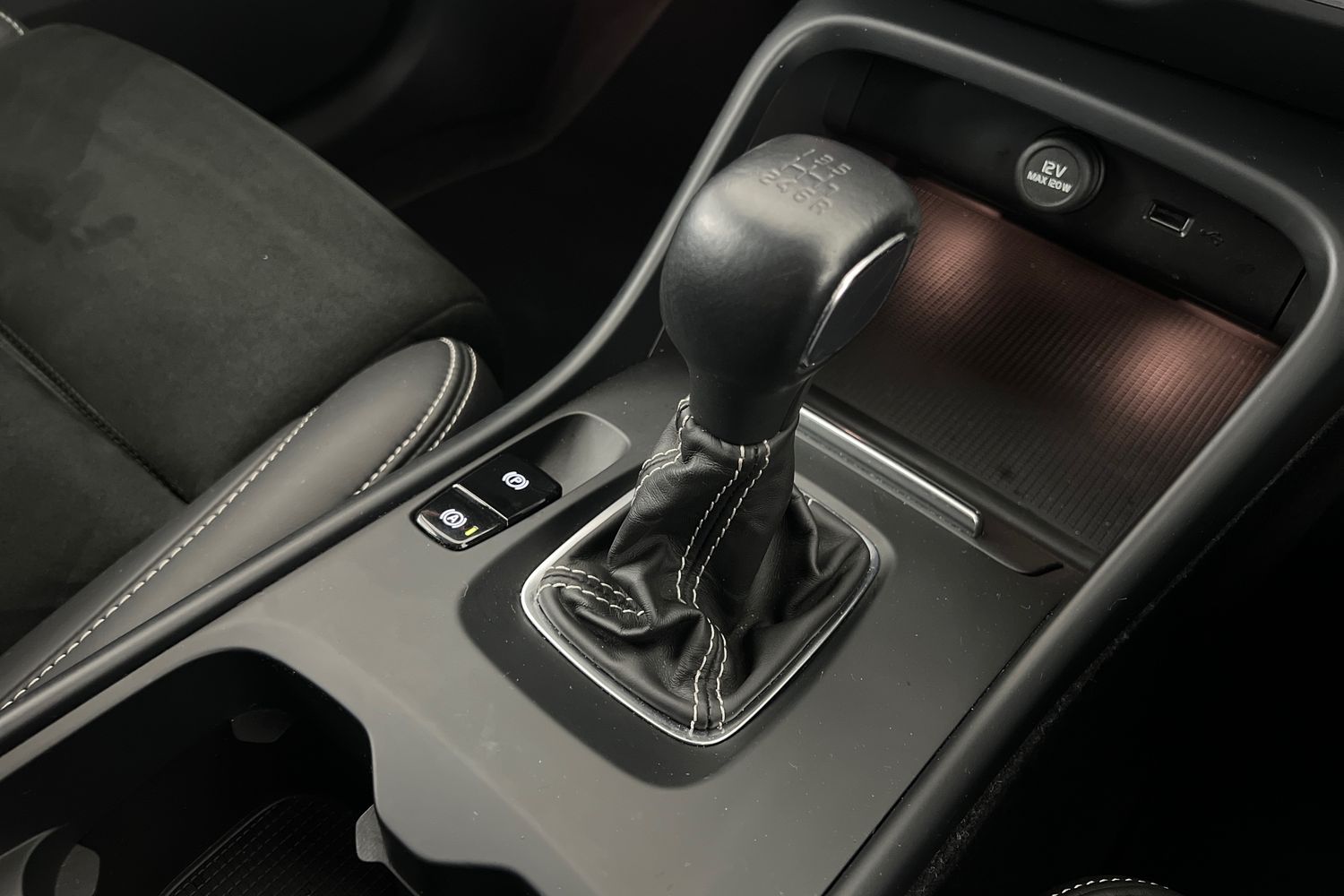 Used Volvo XC40 2021 for sale - 76796343: Photo 13