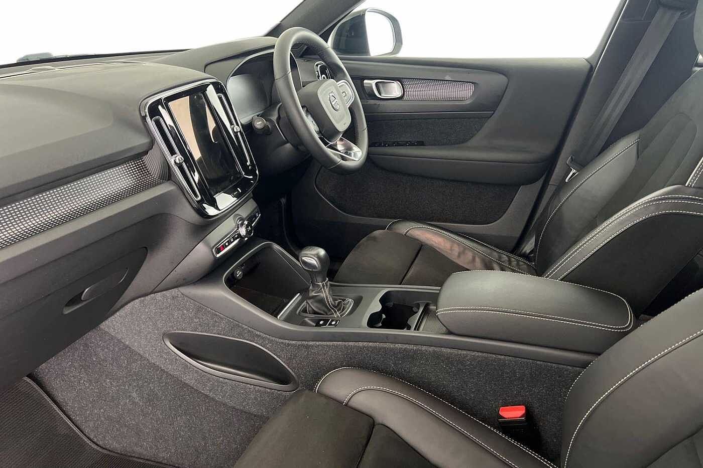 Used Volvo XC40 2021 for sale - 76796343: Photo 2