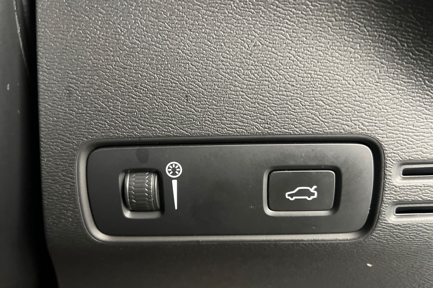 Used Volvo XC40 2021 for sale - 76796343: Photo 32