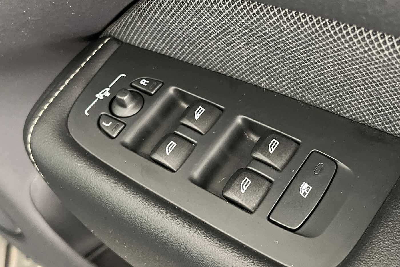 Used Volvo XC60 2022 for sale - 77353703: Photo 28