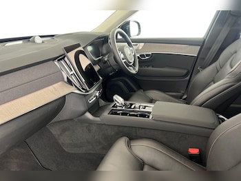 Used Volvo XC90 2025 for sale - 77934276: Photo