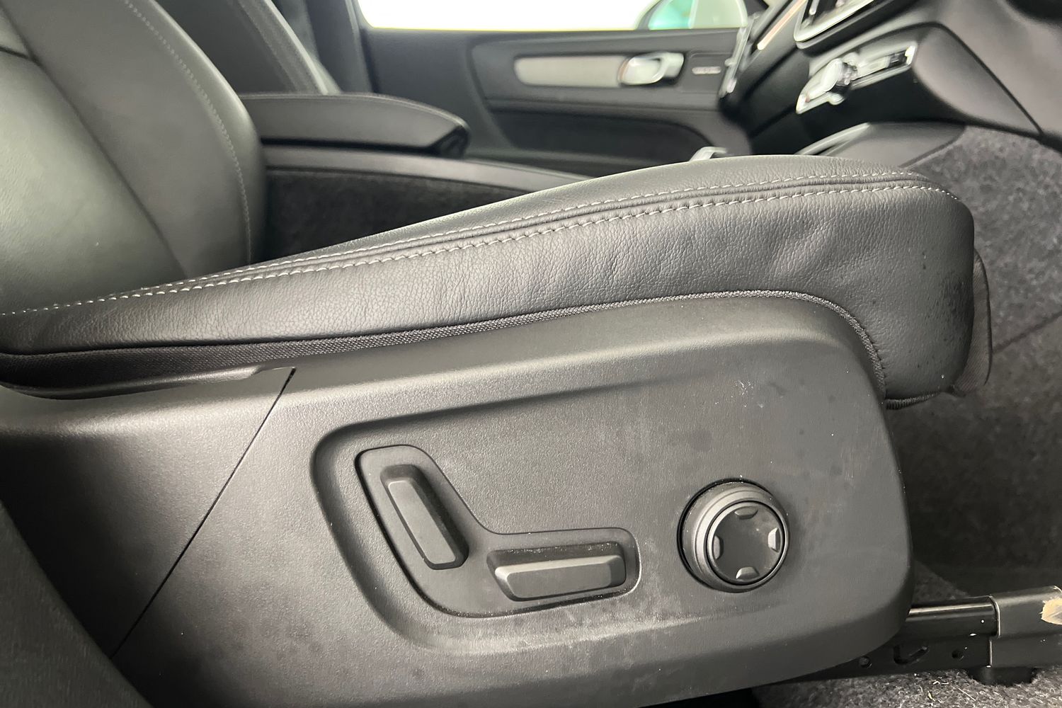 Used Volvo XC40 2025 for sale - 77504301: Photo 29