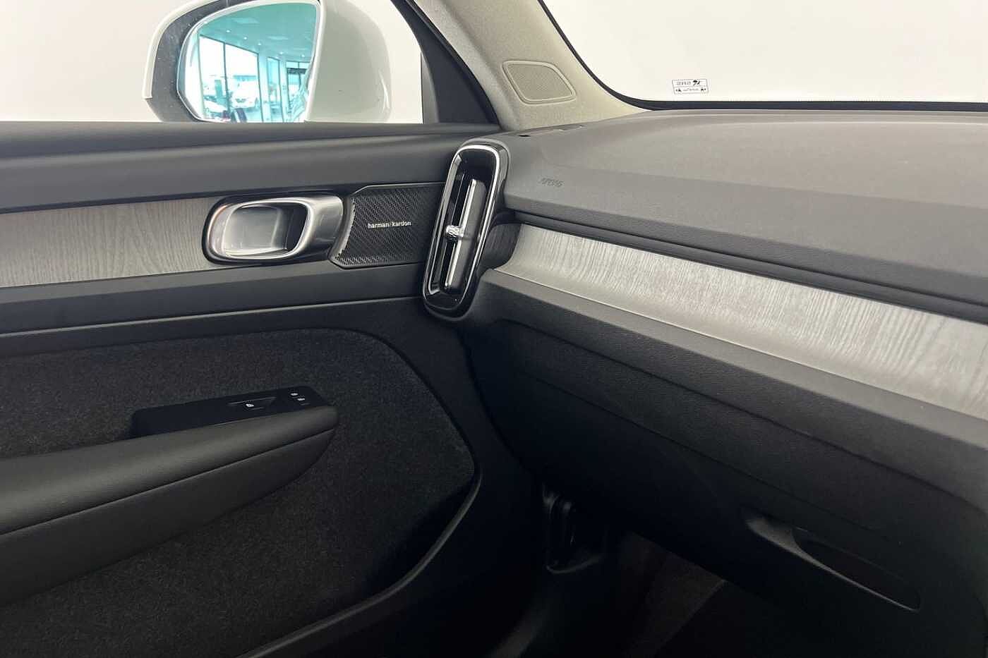 Used Volvo XC40 2025 for sale - 77504301: Photo 35