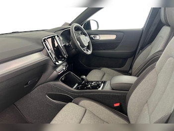 Used Volvo XC40 2023 for sale - 78885458: Photo