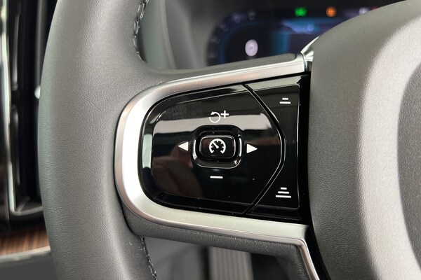 Used Volvo XC60 2024 for sale - 75440071: Photo 11