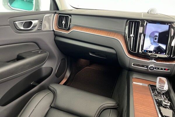 Used Volvo XC60 2024 for sale - 75440071: Photo 31