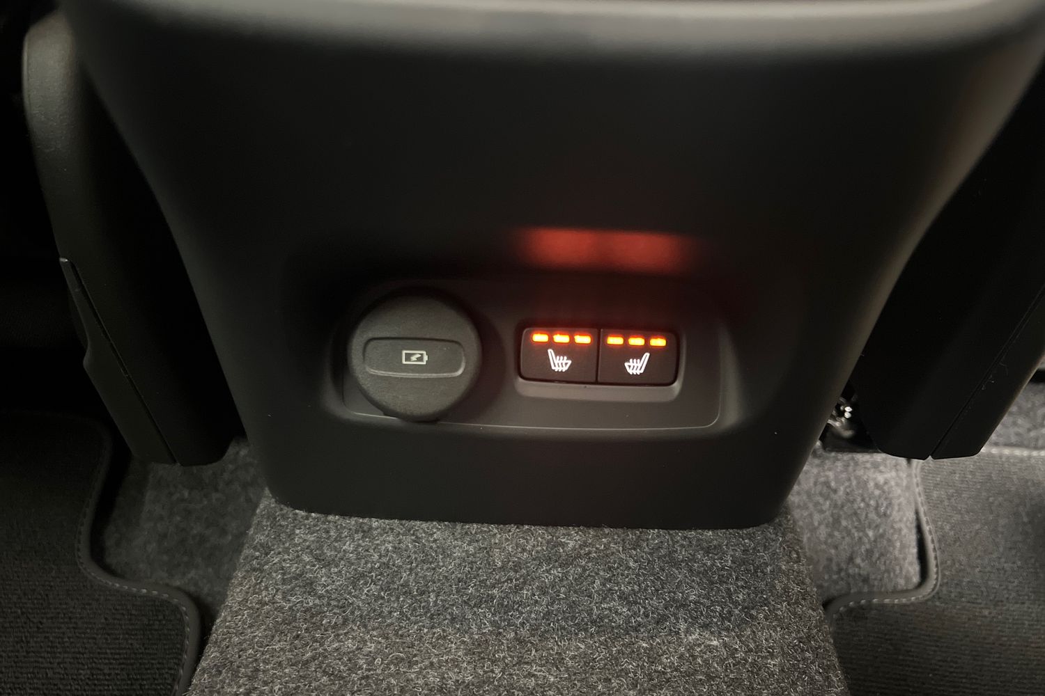 Used Volvo XC40 2025 for sale - 76614969: Photo 28