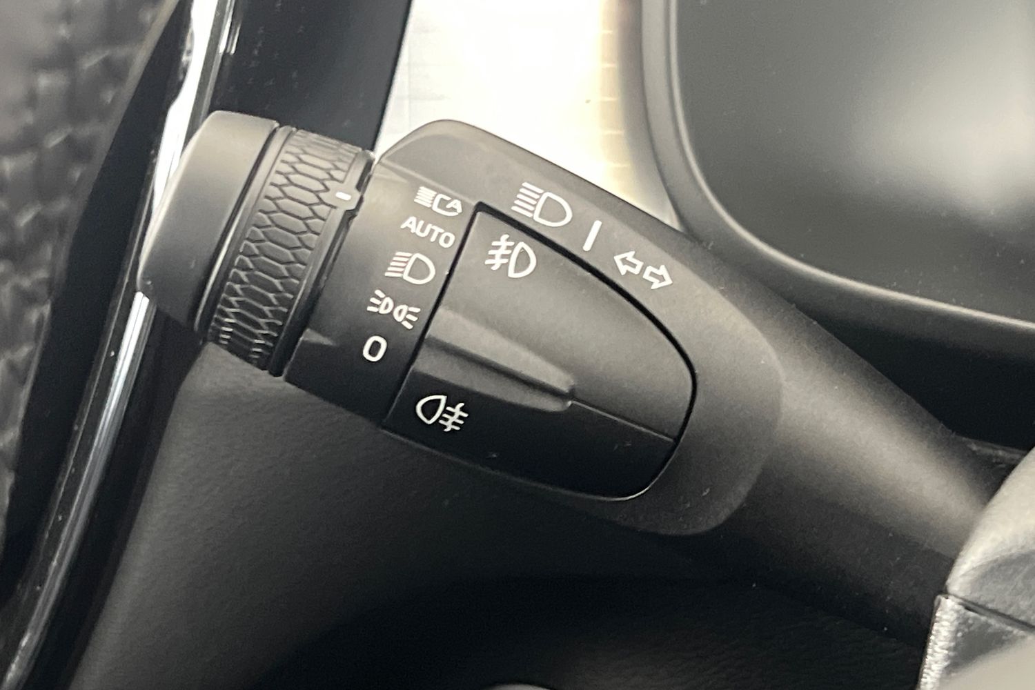 Used Volvo XC40 2025 for sale - 76614969: Photo 32