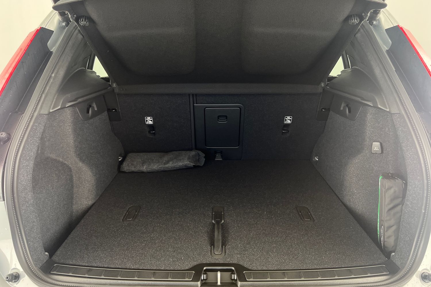 Used Volvo XC40 2025 for sale - 76614969: Photo 8