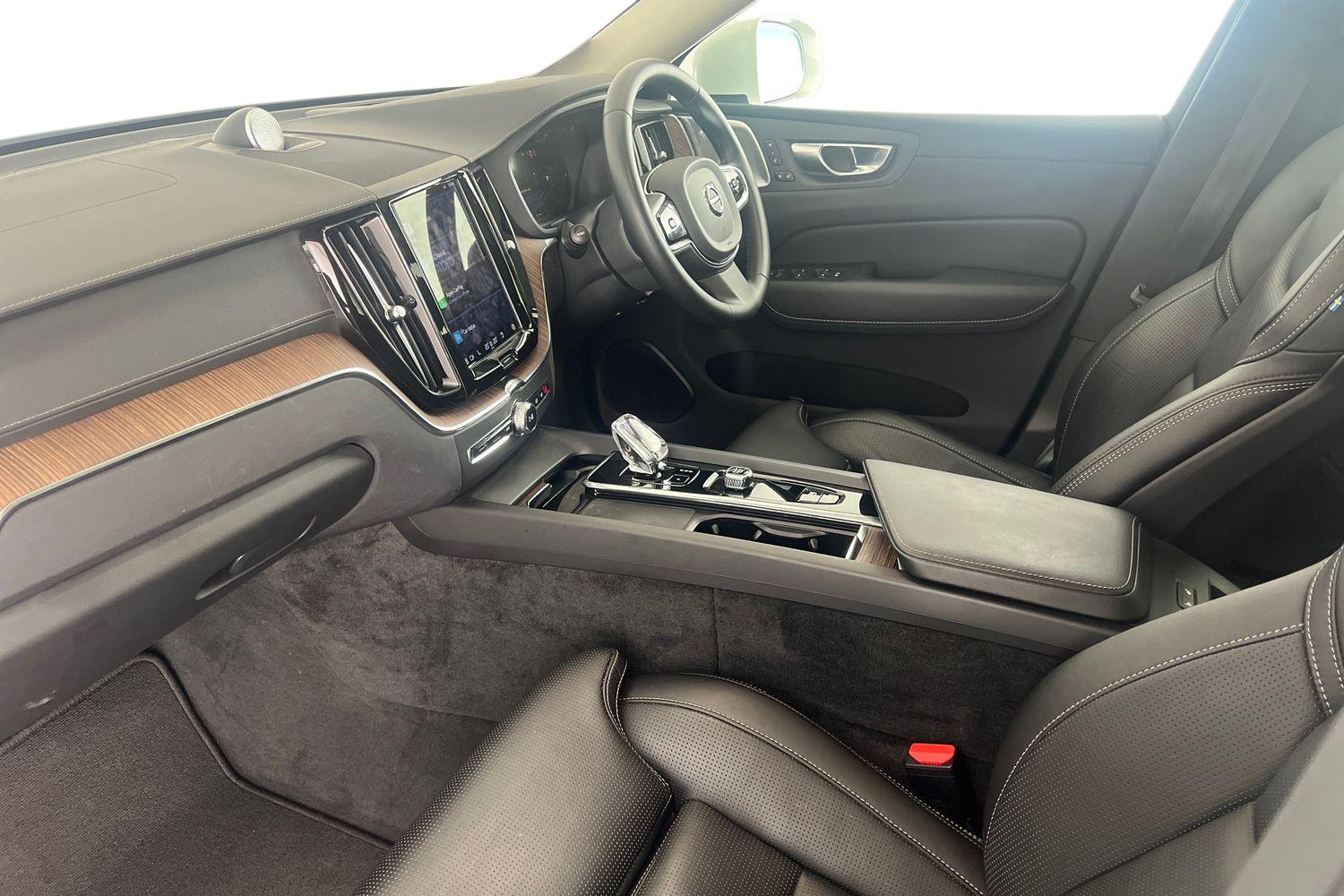 Used Volvo XC60 2022 for sale - 76960203: Photo 2