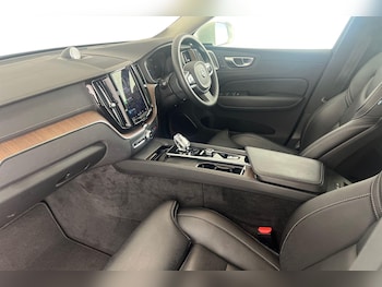 Used Volvo XC60 2022 for sale - 76960203: Photo