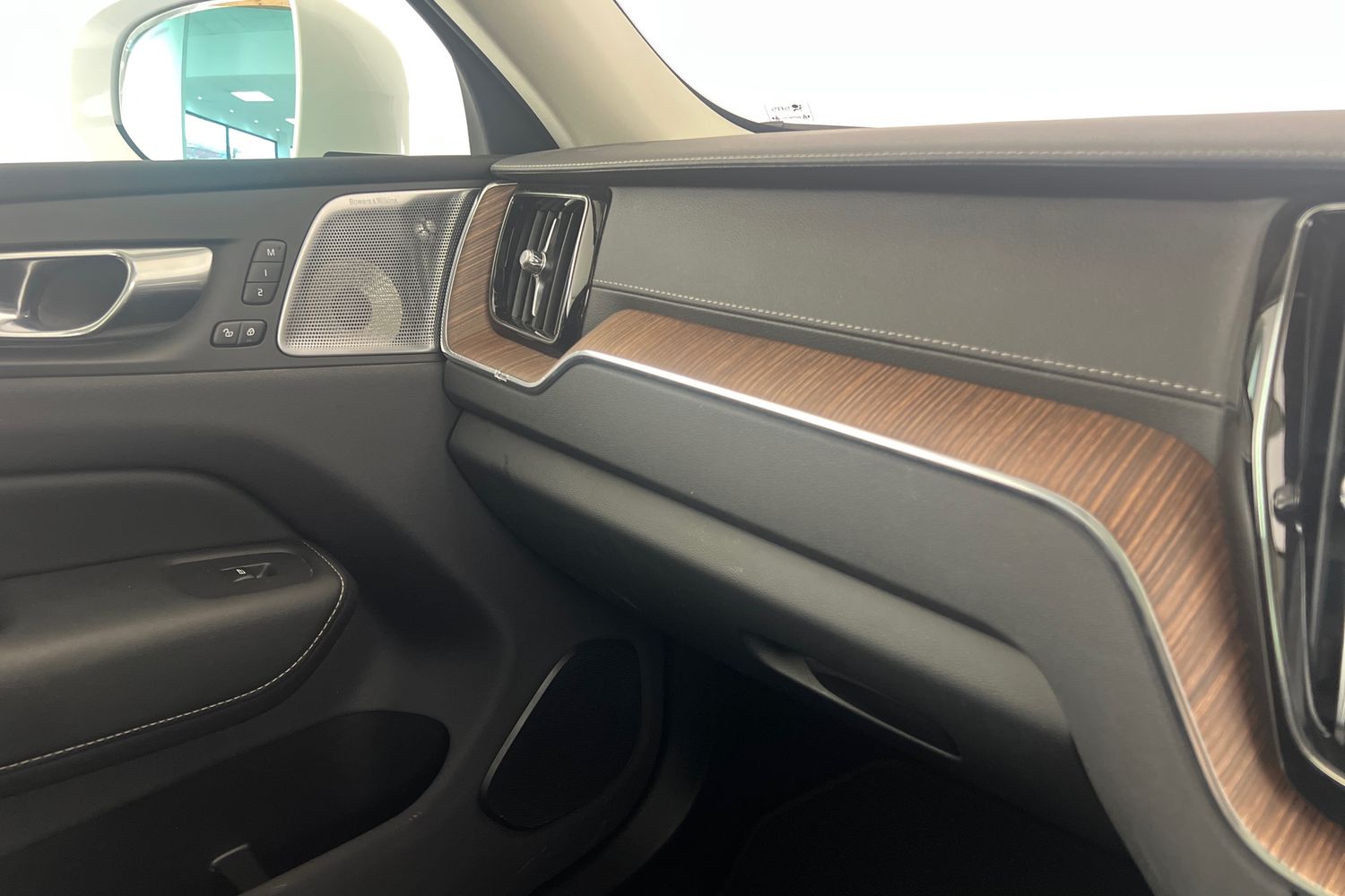 Used Volvo XC60 2022 for sale - 76960203: Photo 38