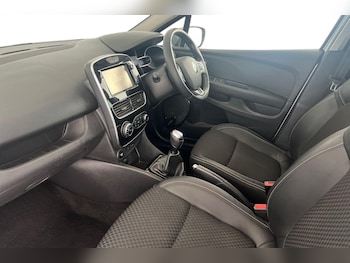 Used Renault Clio 2018 for sale - 77818955: Photo