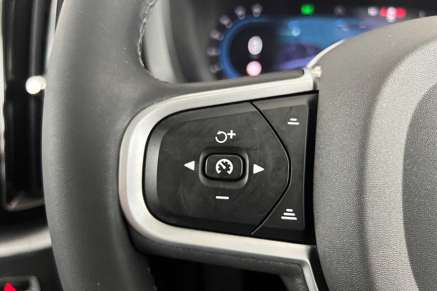 Used Volvo XC60 2021 for sale - 76796352: Photo 11