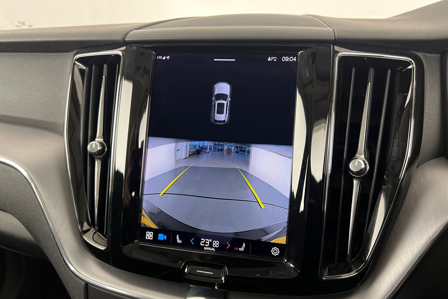 Used Volvo XC60 2021 for sale - 76796352: Photo 16