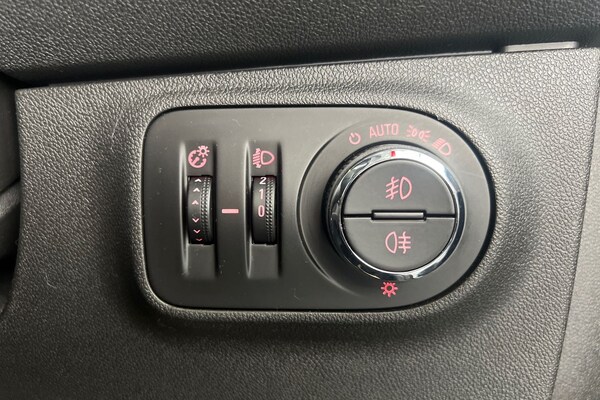 Used Vauxhall Corsa 2017 for sale - 76037612: Photo 34