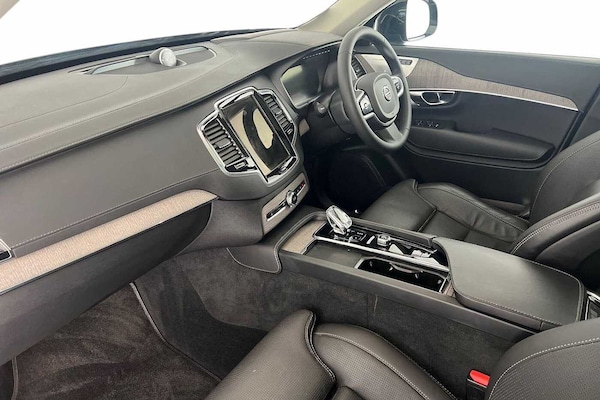 Used Volvo XC90 2023 for sale - 75439977: Photo 2
