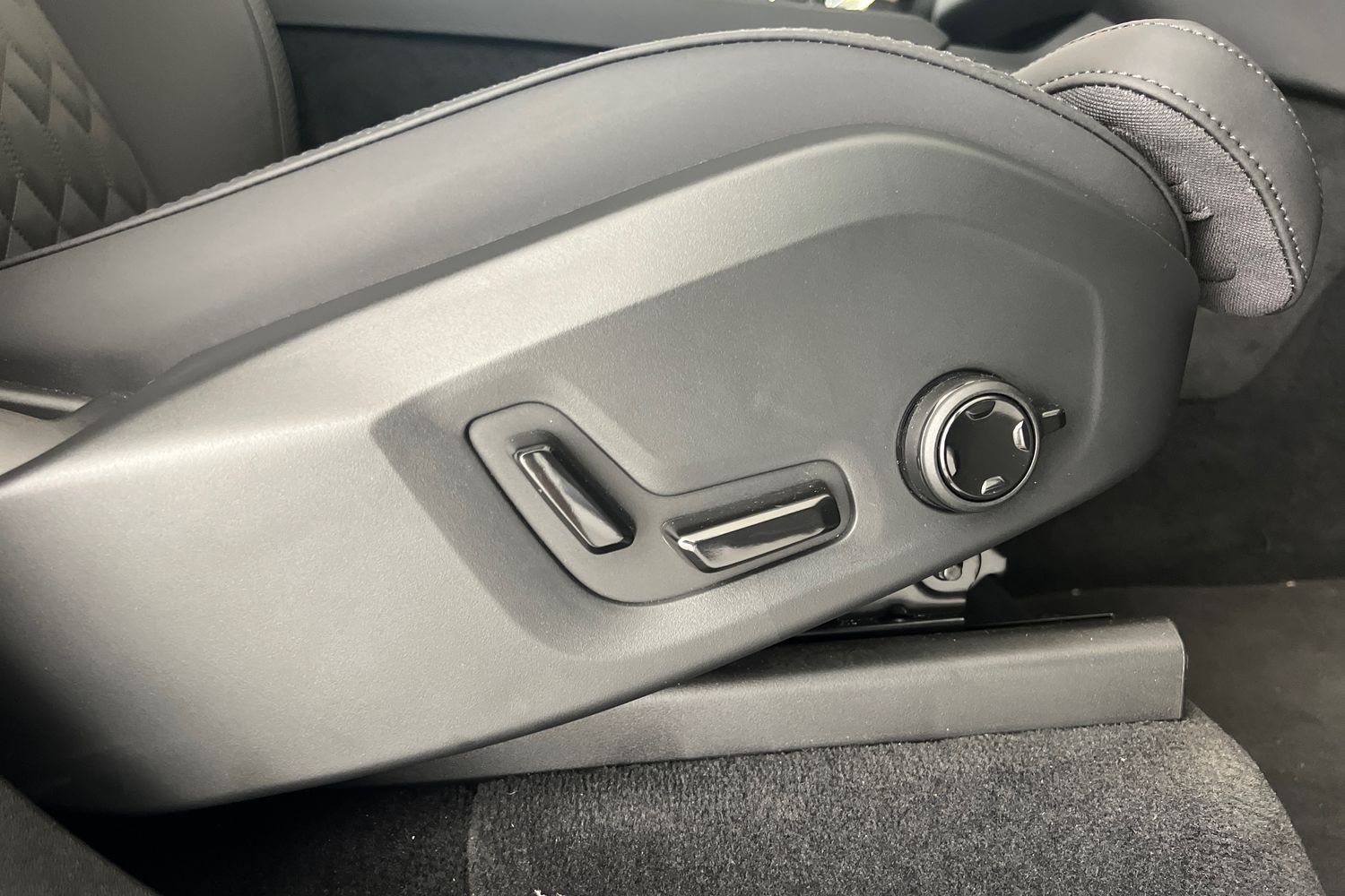 Used Volvo XC90 2025 for sale - 76921932: Photo 32