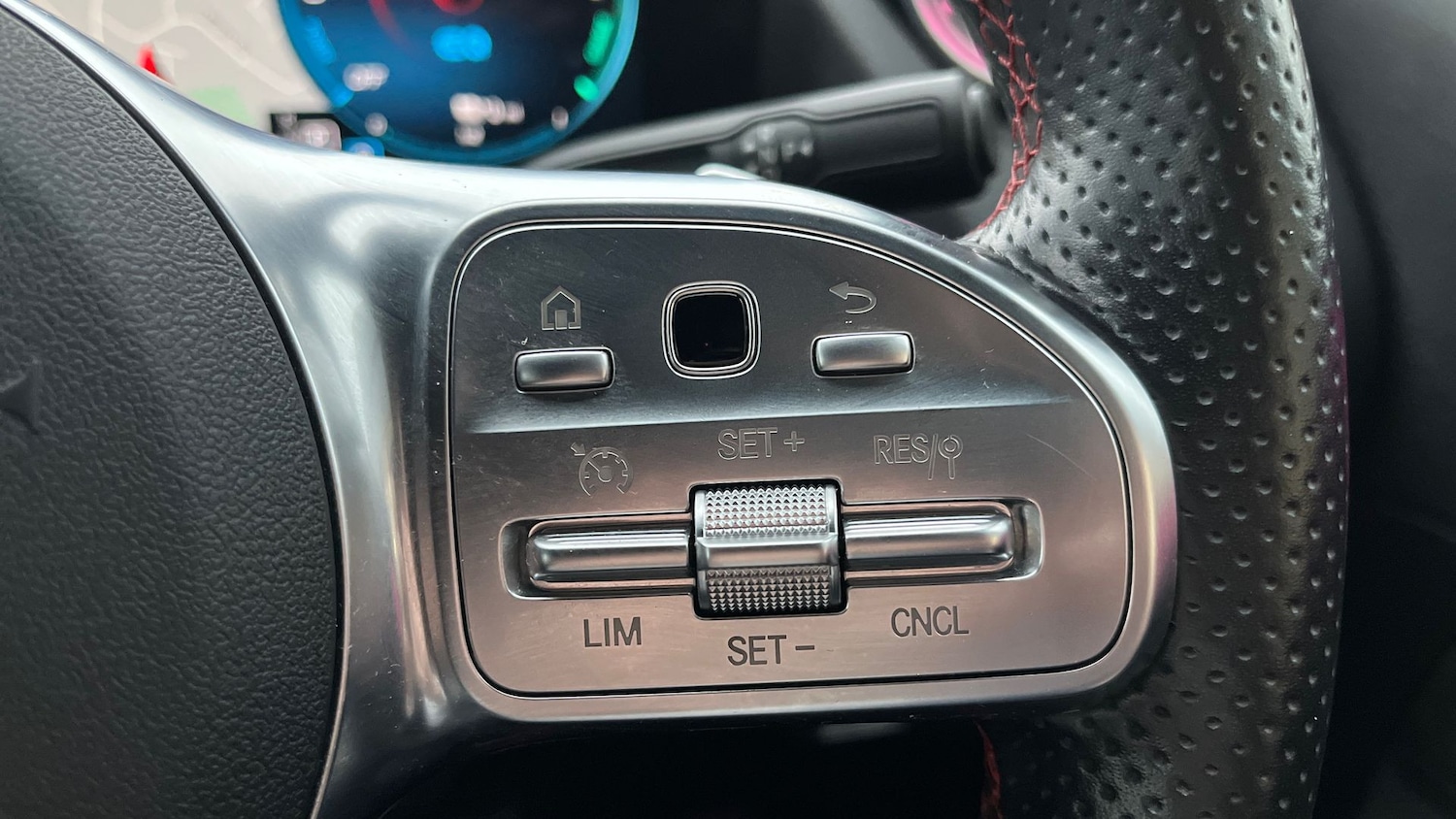 Used Mercedes-Benz GLA 2023 for sale - 76413441: Photo 35