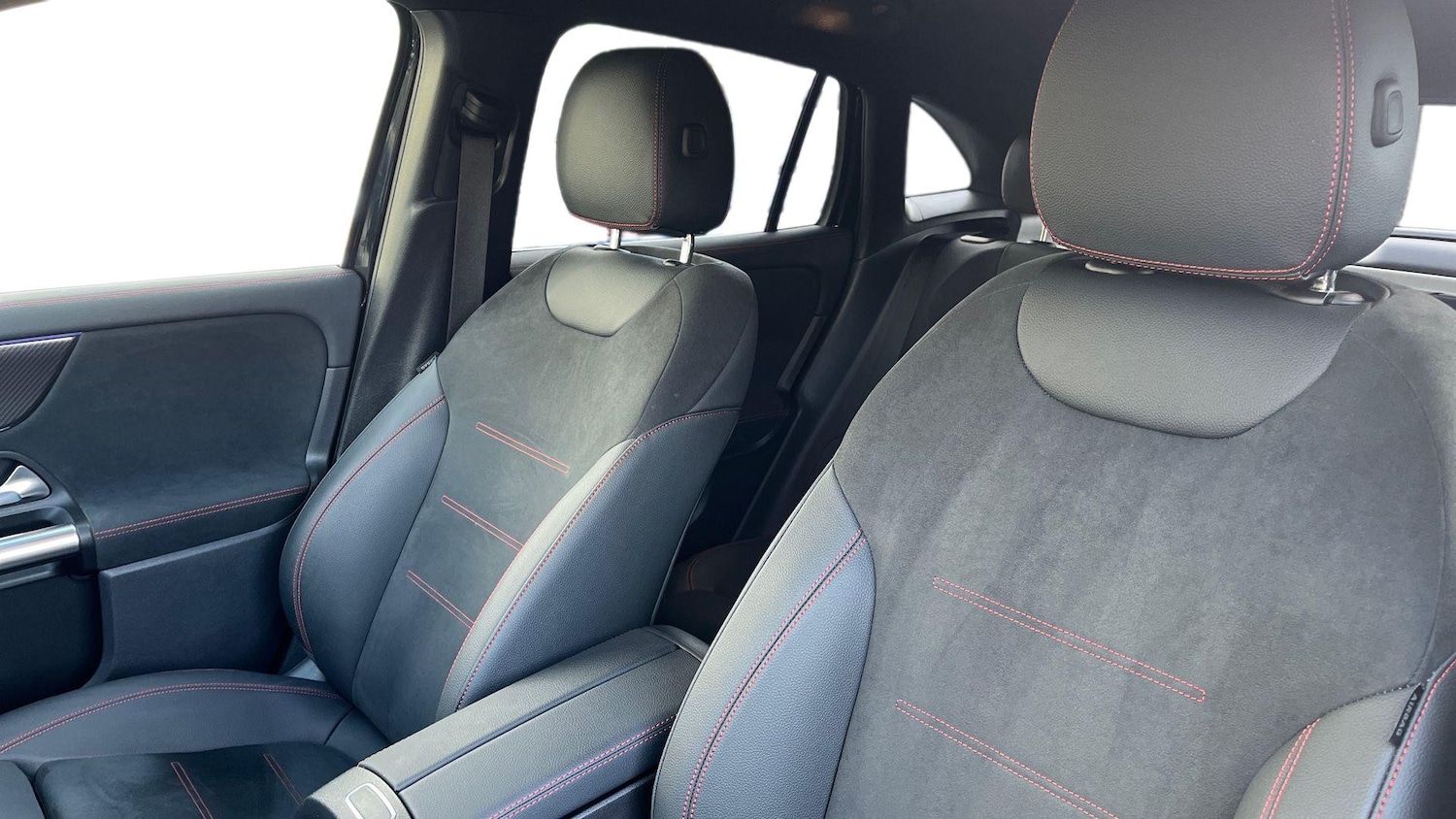 Used Mercedes-Benz GLA 2025 for sale - 77107000: Photo 11