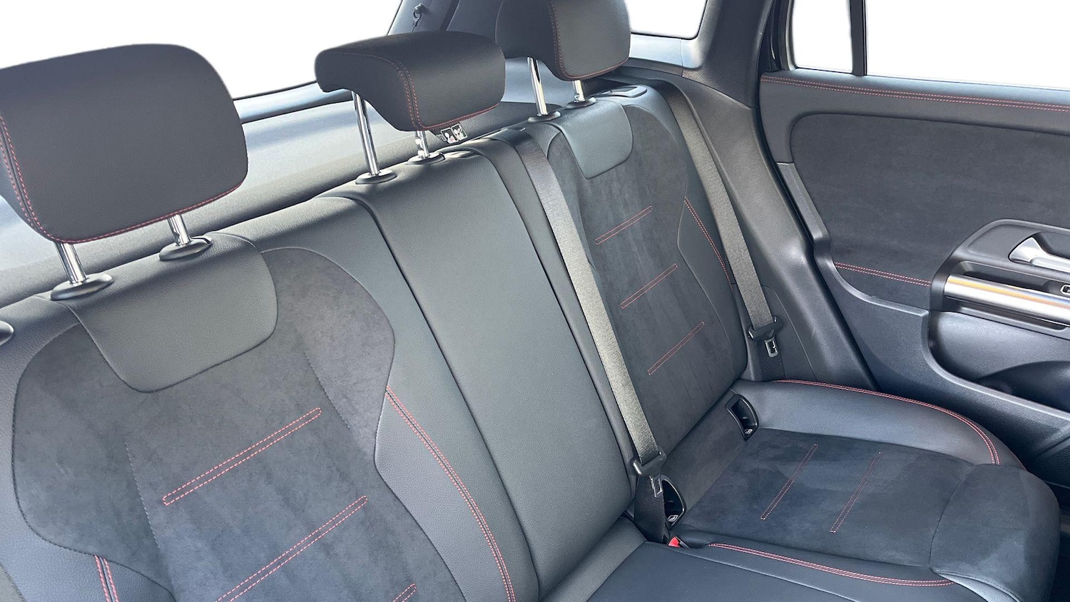 Used Mercedes-Benz GLA 2025 for sale - 77107000: Photo 12