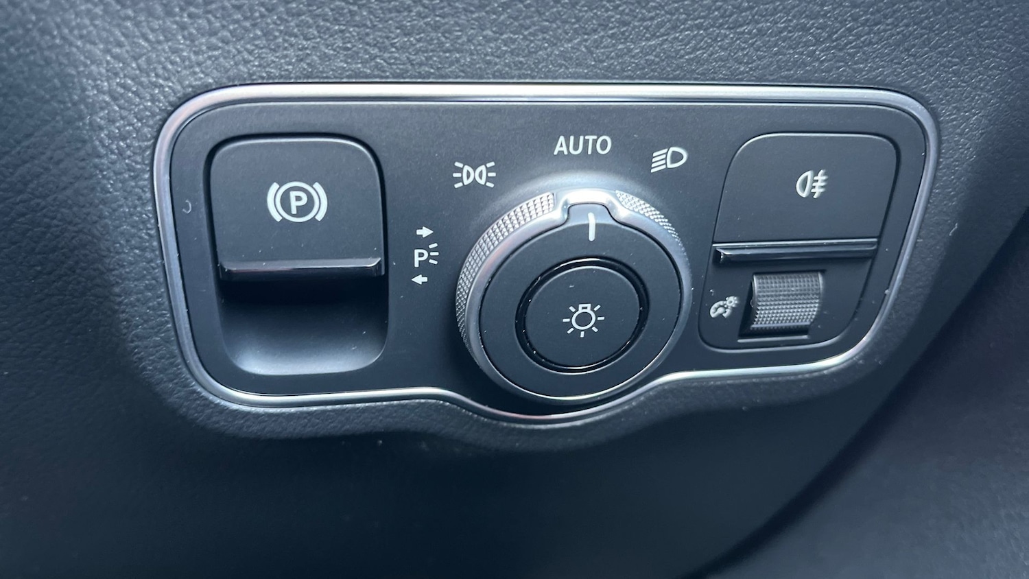 Used Mercedes-Benz GLA 2025 for sale - 77107000: Photo 32