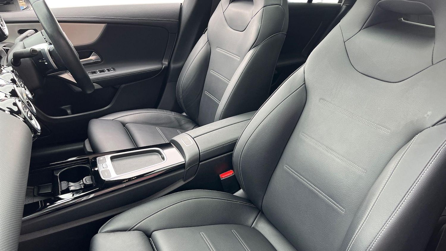 Used Mercedes-Benz CLA 2024 for sale - 76413530: Photo 11