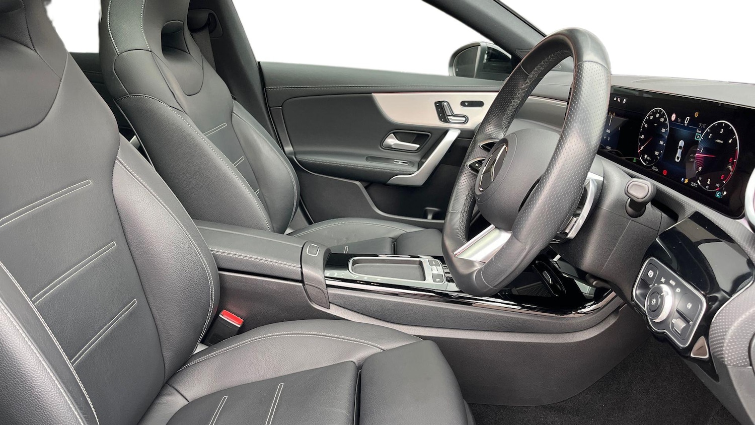 Used Mercedes-Benz CLA 2024 for sale - 76413530: Photo 3